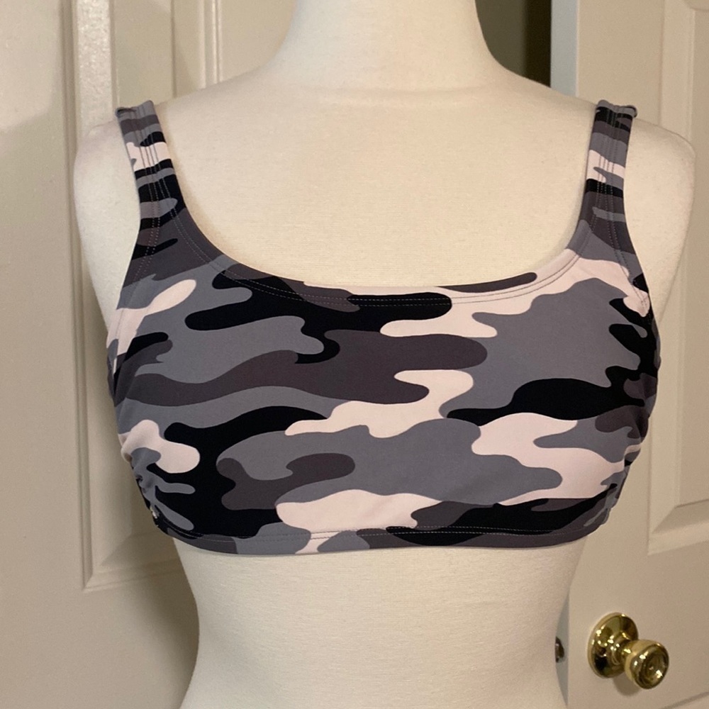 Xhilaration Camo Bikini Top Size D/DD in Like New Condition
